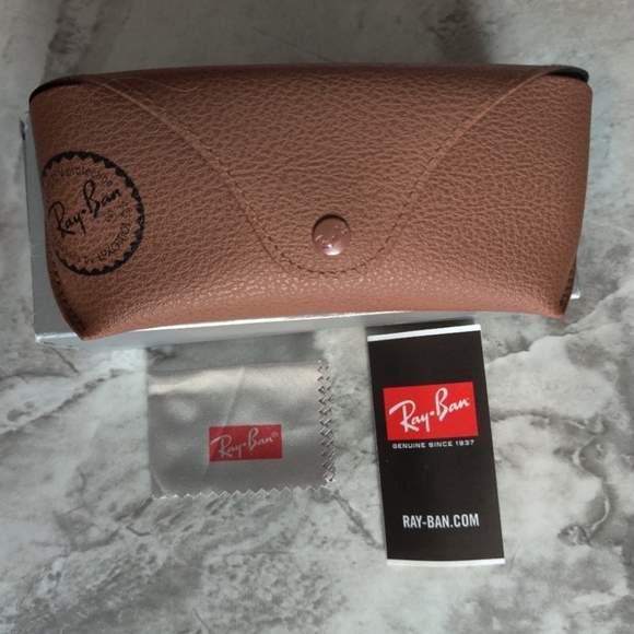 Ray-Ban Clubmasters - Picture 11 of 11